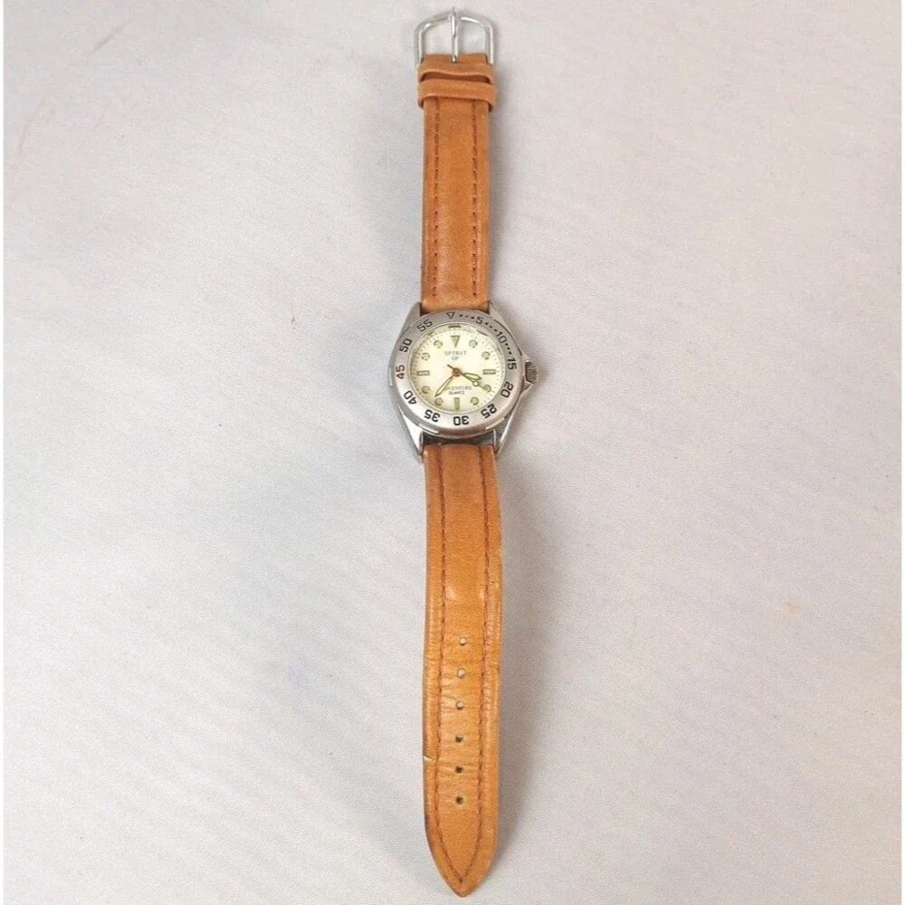 Vintage Spirit Of Adventure Watch Unisex Quartz Silver With GITD Numbers Working